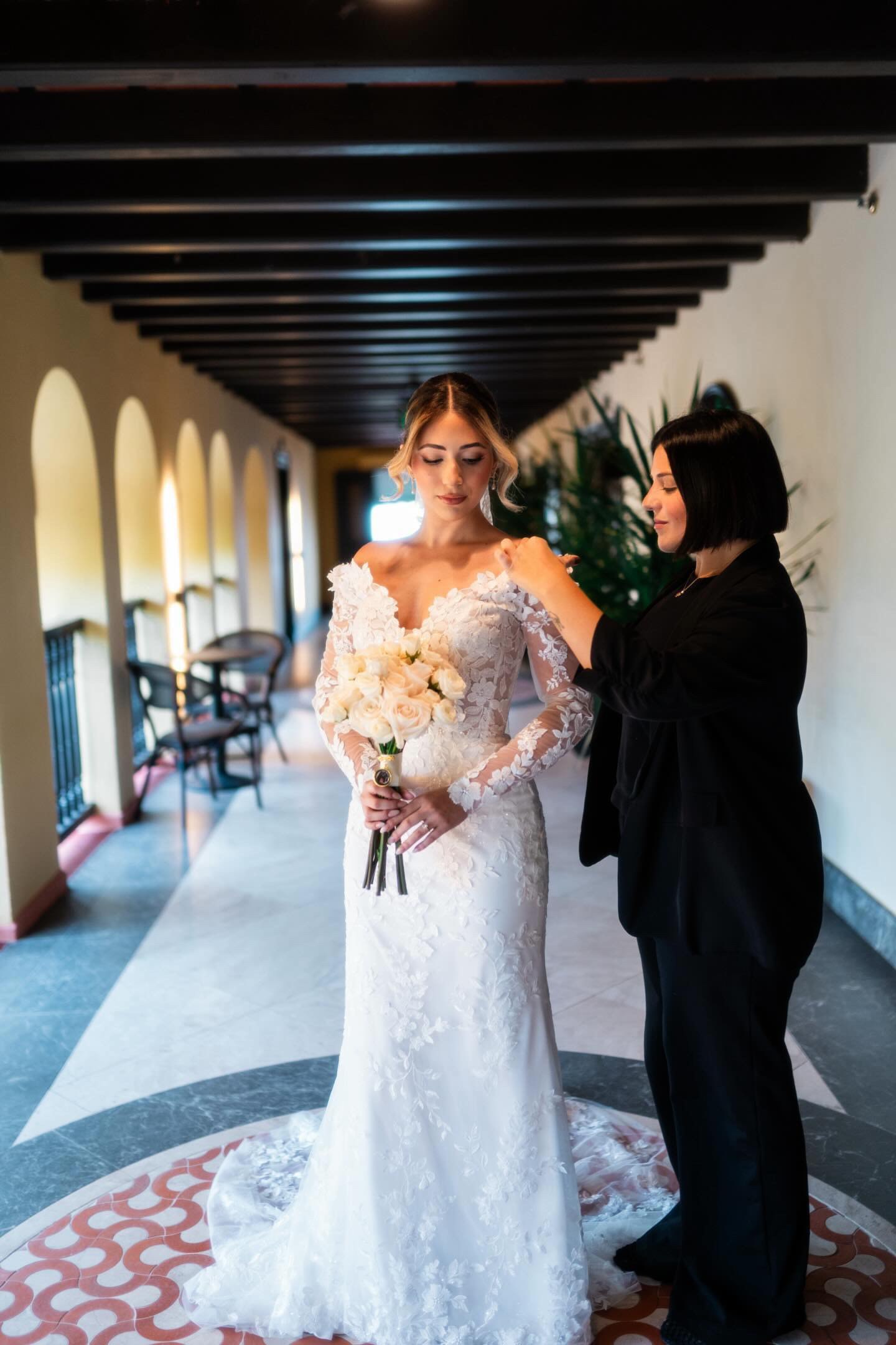 Novia durante los preparativos de su celebración